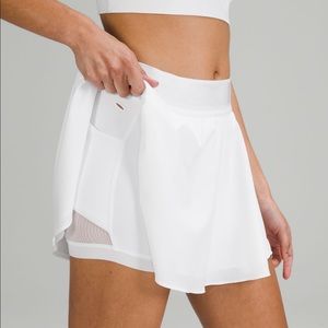 LULULEMON WHITE TENNIS SKIRT SIZE 10 (Court Rival High-Rise)